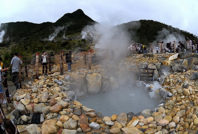Thư Giãn Với Suối Nước Nóng Tự Nhiên Ở Thung Lũng Owakudani Nhật Bản