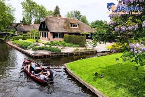 Du lịch Châu Âu: Độc đáo với ngôi làng cổ tích không đường đi đẹp nhất thế giới ở Hà Lan