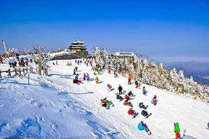 Những kinh nghiệm trượt tuyết khi du lịch Hàn Quốc mùa đông không thể bỏ qua