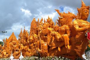 Trải Nghiệm Lễ Hội Phật Giáo Khao Phansa Thái Lan