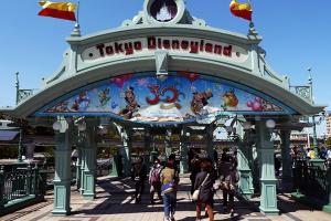Vui Chơi Khám Phá Công Viên Tokyo Disneyland Nhật Bản