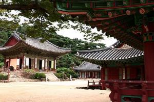 Chùa Jeondeungsa – Ngôi Chùa Trang Nghiêm Giữa Núi Rừng Incheon Hàn Quốc