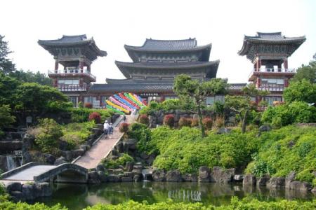 Du Lịch Đảo Jeju, Đừng Quên Ghé Qua Chùa Yatcheonsa Nổi Tiếng