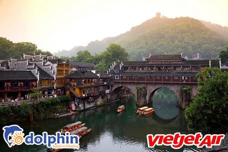 Charter Trương Gia Giới - Phượng Hoàng Cổ Trấn 5N4Đ khởi hành HCM