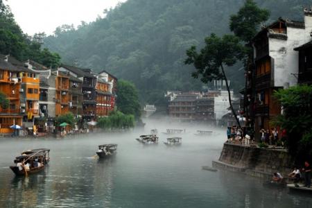 Ghé Thăm Bắc Môn Cổ Thành cổ kính giữa lòng thị trấn Phượng Hoàng