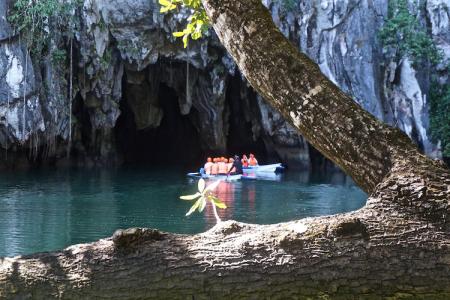 Khám Phá Các Hang Động Lớn Nhất Đông Nam Á