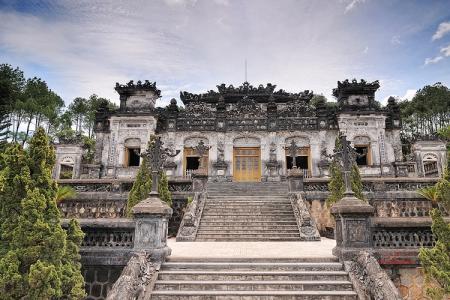 Du Lịch Huế Đừng Quên Ghé Thăm Lăng Vua Khải Định