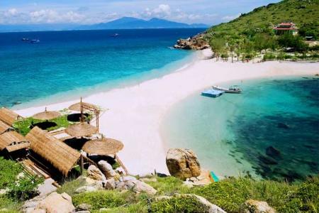 Độc Đáo Những Con Đường Giữa Biển Đẹp Ngất Ngây