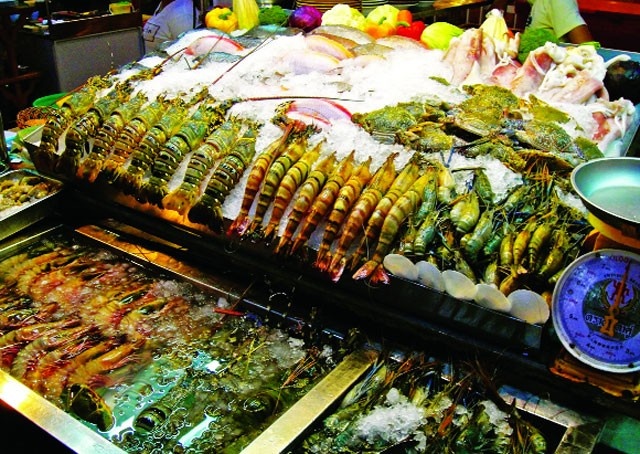 Tham gia lễ hội hải sản tại Phuket khi du lịch Thái Lan- Ảnh: Sưu tầm