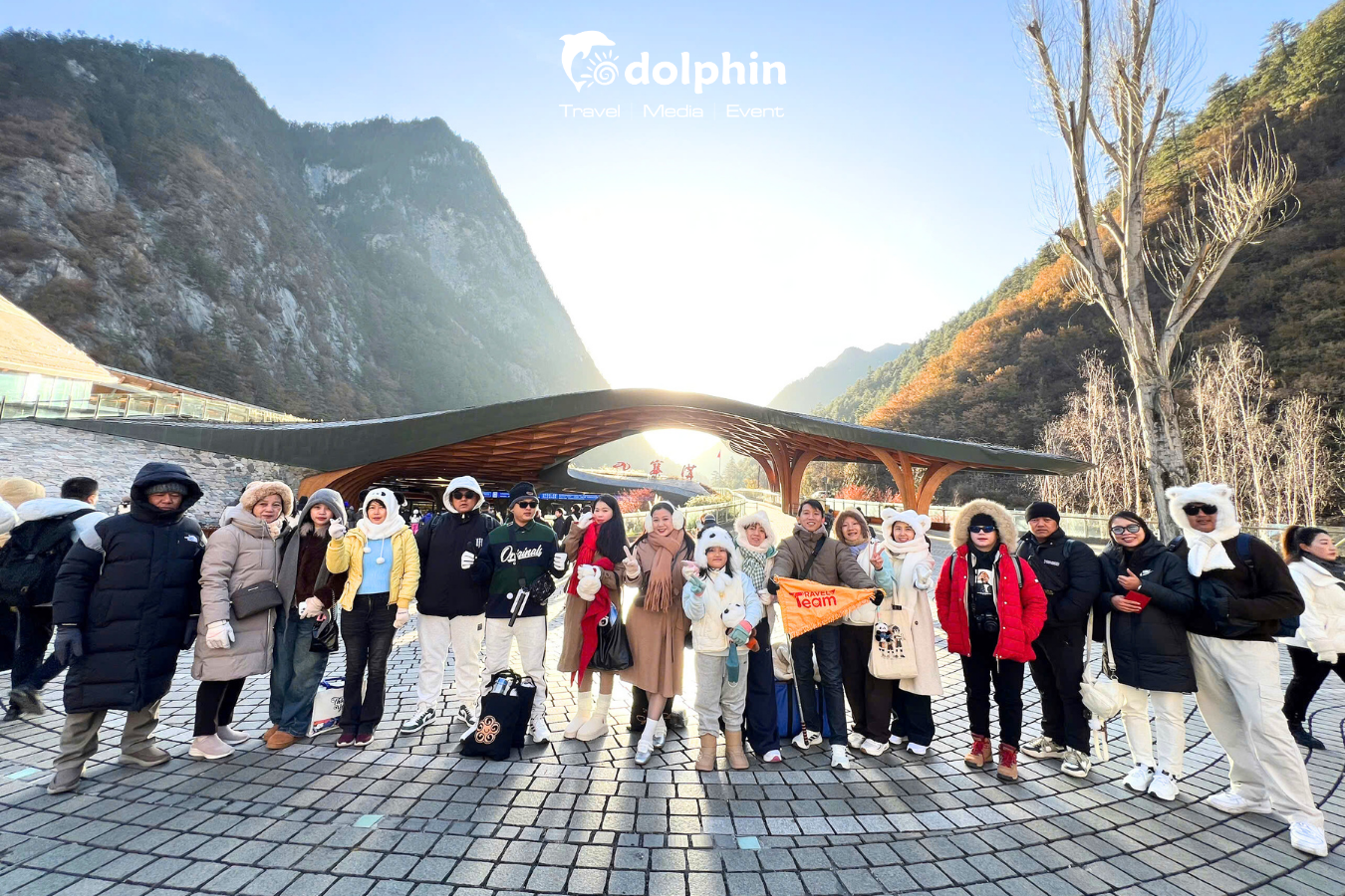 [17.12.25] Cửu Trại Câu mùa băng giá: Bức tranh thủy mặc giữa đời thực