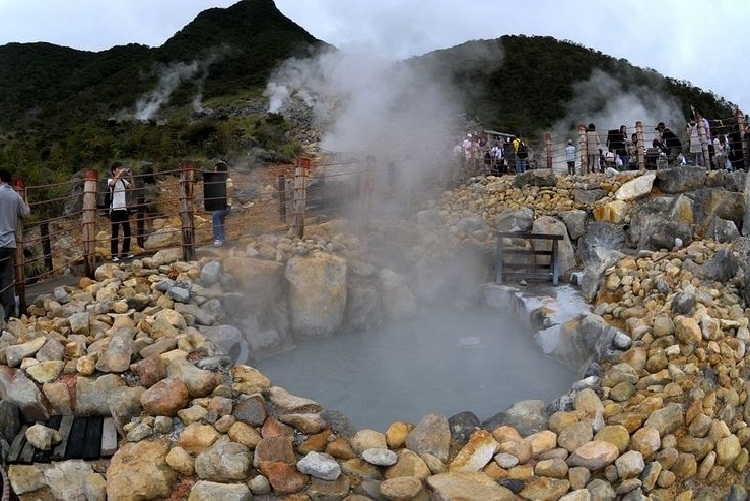 Thư Giãn Với Suối Nước Nóng Tự Nhiên Ở Thung Lũng Owakudani Nhật Bản