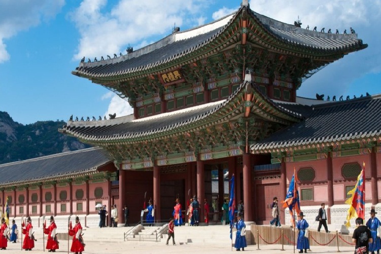 Khám Phá Cung Gyeongbok - Cung Điện Lớn Nhất Hàn Quốc