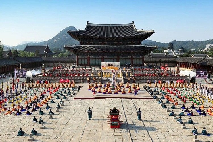 Những Cung Điện Nguy Nga Cổ Kính Nhất Ở Seoul Hàn Quốc