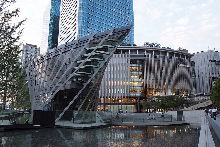 Khám Phá Trung Tâm Mua Sắm Grand Front Lớn Nhất Osaka Nhật Bản