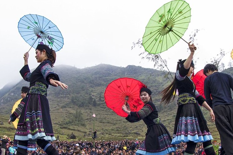 Du Lịch Dịp 2-9 Đừng Quên Ghé Chợ Tình Mộc Châu