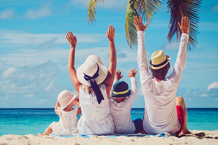 Những Điều Cần Lưu Ý Cho Chuyến Du Lịch Đầu Tiên Của Bé