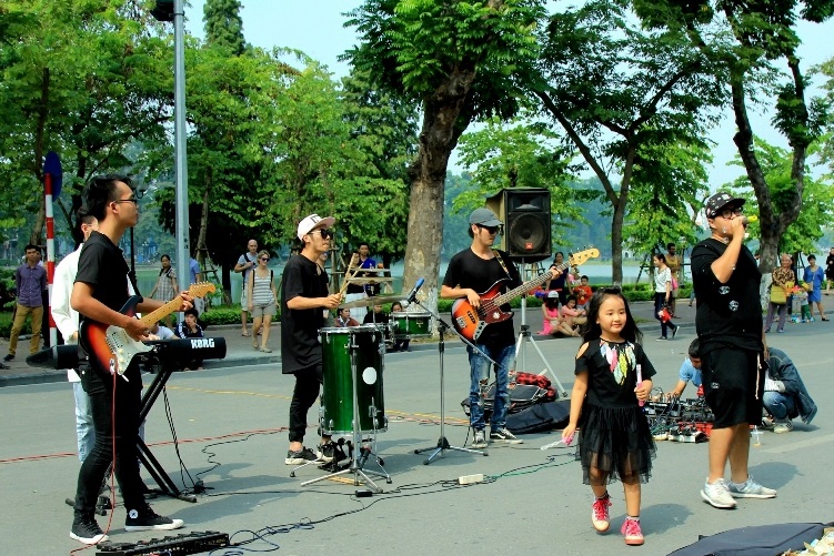 Những Hoạt Độn Lý Tưởng Nên Làm Khi Đến Phố Đi Bộ Hồ Gươm