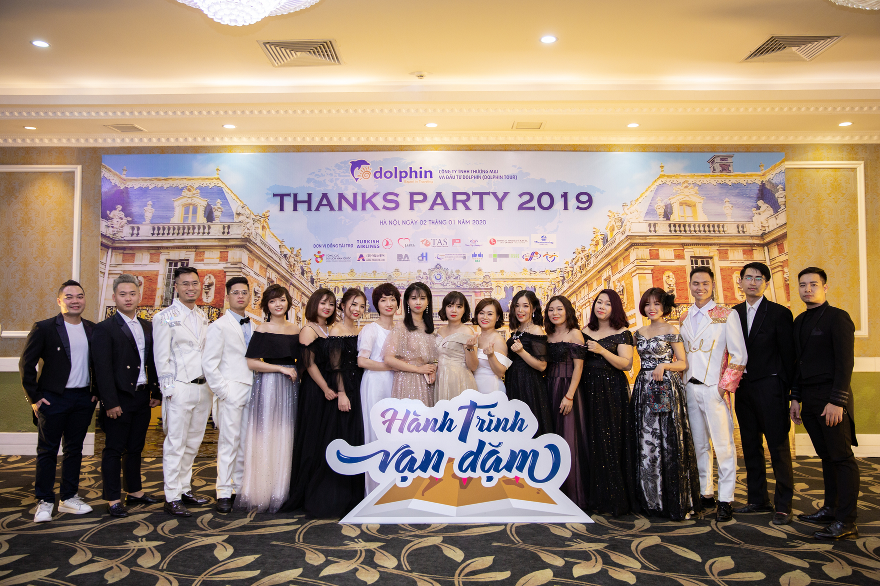 TƯNG BỪNG NGÀY HỘI TRI ÂN ĐỐI TÁC, KHÁCH HÀNG VÀ TIỆC CẢM ƠN MỪNG XUÂN CANH TÝ 2020 DO CÔNG TY DU LỊCH DOLPHIN TOUR TỔ CHỨC