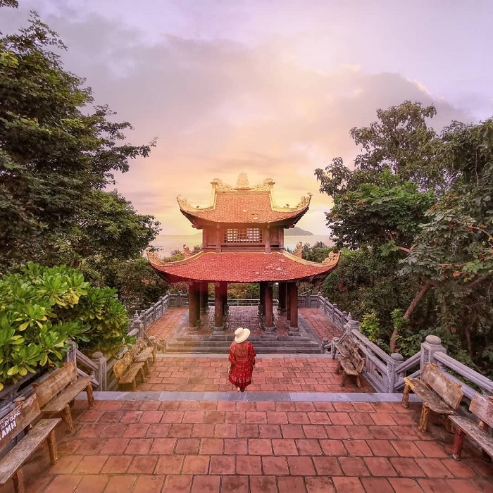 VÂN SƠN TỰ ( CHÙA NÚI MỘT) - NGÔI CHÙA LINH THIÊNG NHẤT CÔN ĐẢO