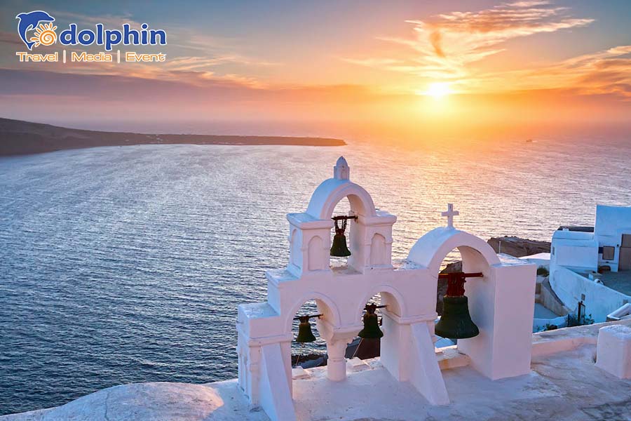 BẬT MÍ GÓC NGẮM HOÀNG HÔN ĐẸP NHẤT THẾ GIỚI TẠI NGÔI LÀNG CỔ TÍCH OIA – HY LẠP.