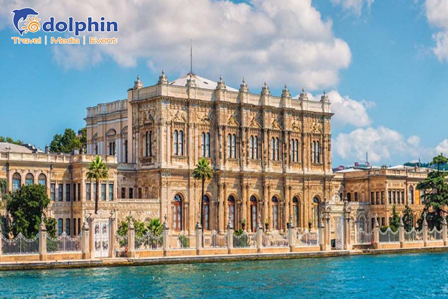 CHOÁNG NGỢP TRƯỚC VẺ ĐẸP CỦA CUNG ĐIỆN DOLMABAHCE:  VIÊN NGỌC QUÝ BÊN BỜ VỊNH BOSPHORUS