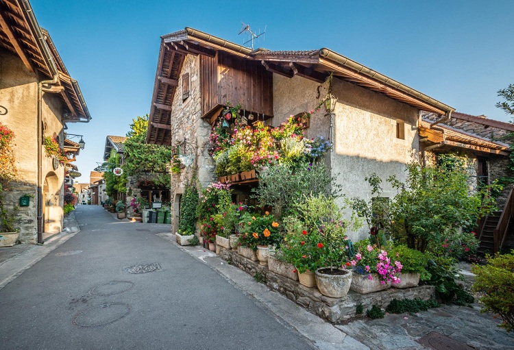 Ngất Ngây Với 5 Ngôi Làng Cổ Đẹp Như Thiên Đường Ở Nước Pháp